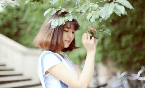 怎么判断12星女在嫌你穷 如何判断十二星座女喜欢你